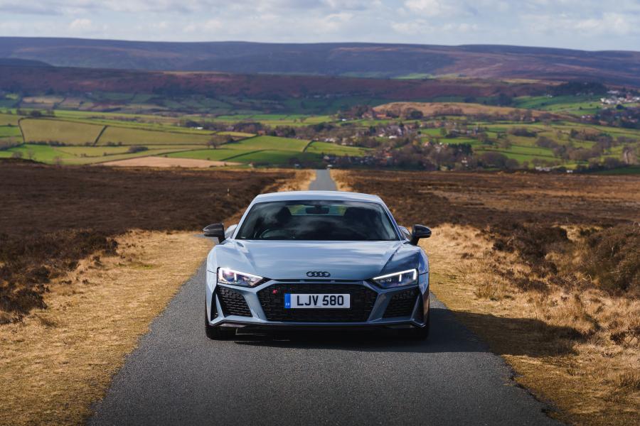  Audi R8 V10 Performance 2019 года  (UK) (фото 17 из 136)